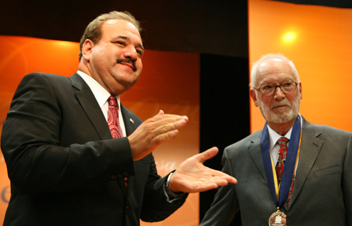 Recibió Federico Silva Gutiérrez, Doctorado Honoris Causa de la Universidad Autónoma de San Luis Potosí