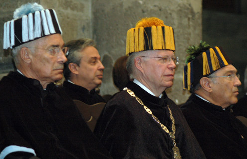 Indispensable, afianzar el papel de la educación  ante el deterioro de los valores: Narro Robles