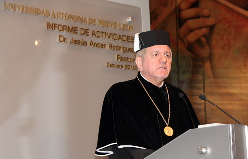 Rinde Jesús Ancer Rodríguez su primer informe al frente de la Universidad Autónoma de Nuevo León