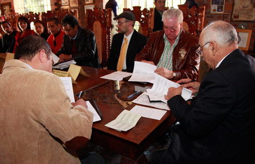 Firman convenio la Univesidad de Guanajuato y la Tequilera Corralejo 