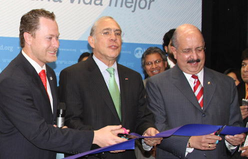 Inauguran OCDE y ANUIES centro de información y librería en México 
