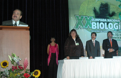 El rector de la Universidad Autónoma de San Luis Potosí inauguró la XX Olimpiada Nacional de Biología. 