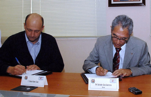 Firma Convenio la Universidad Michoacana para generar energía limpia    