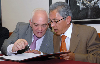 Firman UMSNH y la Universidad del País Vasco convenio de colaboración 