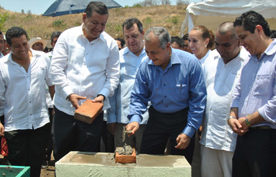 Colocan la primera piedra del Campus Costa Grande de la Universidad Autónoma de Guerrero