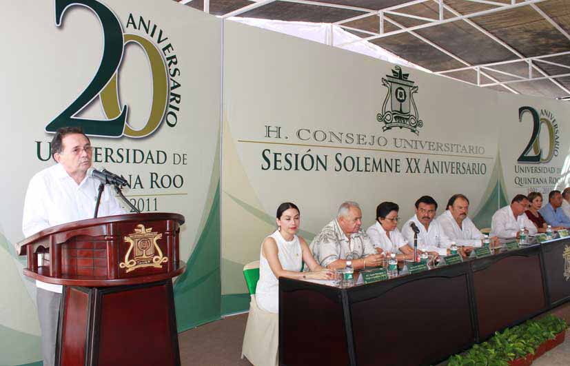 Conmemoran 20 años de la Universidad de Quintana Roo