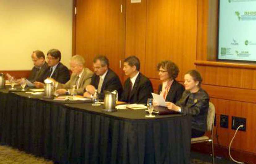 Rector de CETYS Universidad firma acuerdo sobre educación internacional