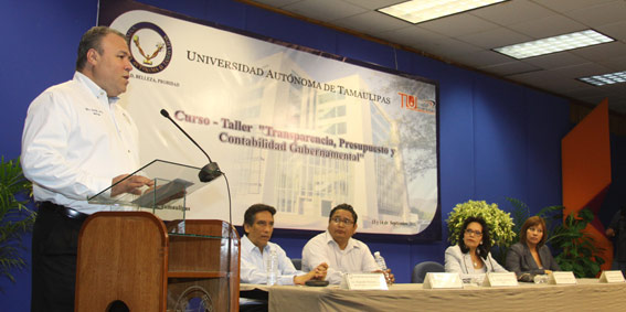 Reconocen funcionarios de la Secretaría de Hacienda transparencia de la Universidad Autónoma de Tamaulipas