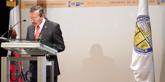 Primer informe de Javier Sánchez Carlos, en la Universidad Autónoma de Ciudad Juárez