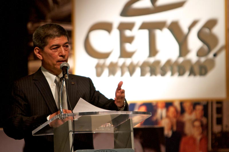 Participa Rector del Sistema CETYS en aniversario de la Asociación Hispana de Universidades