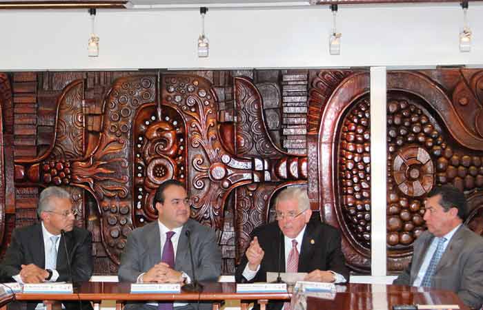 Firma la Universidad Veracruzana convocatoria para la Universiada 2012