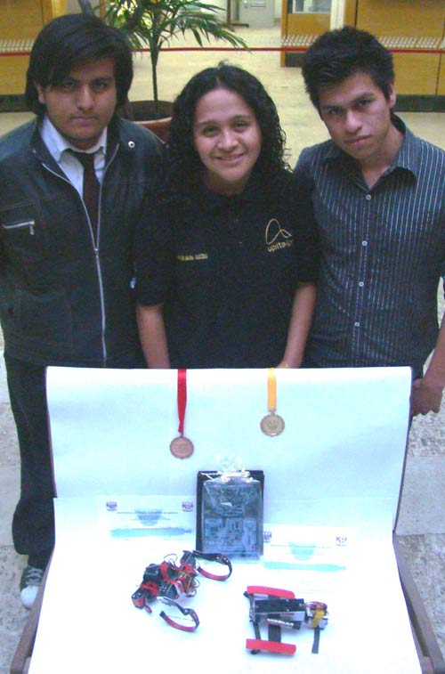 Alumnos del Instituto Politécnico Nacional obtienen medallas en el concurso Pumatron 2011