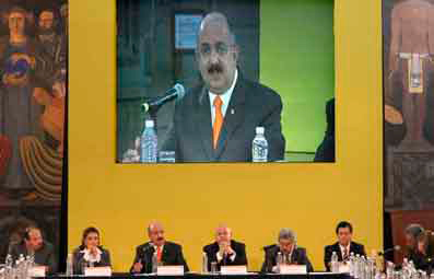 Presentan las reglas de operación para acceder a los Fondos Extraordinarios 2012