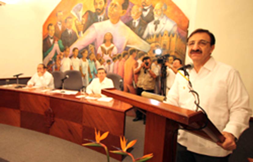 Primer informe de la gestión 2010-2014 de Alfredo Dájer Abimerhi en la Universidad Autónoma de Yucatán