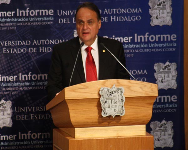 Primer informe de Humberto Veras Godoy, en la Universidad Autónoma de Hidalgo