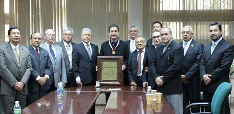 Recibe la Universidad Autónoma de Baja California presea República Juarista