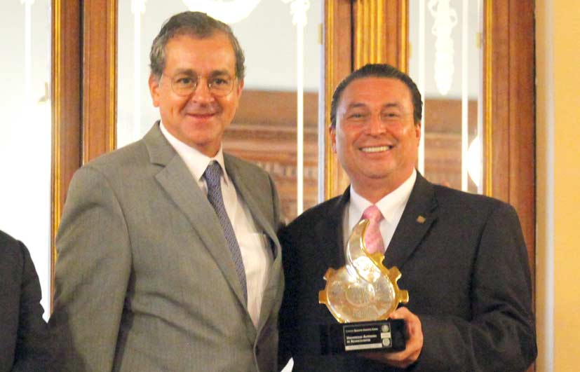Recibió la Universidad Autónoma de Aguascalientes Premio al Mérito Ecológico 2012