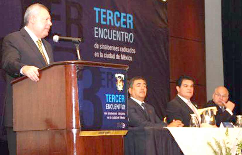 Expone Rector Víctor Antonio Corrales Burgueño desarrollo y crecimiento de la Universidad Autónoma de Sinaloa a sinaloenses radicados en el D.F.
