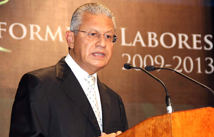 Raúl Arias Lovillo rindió su III Informe de labores al frente de la Universidad Veracruzana