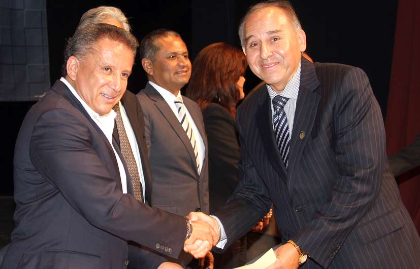 El Rector de la BUAP entregó más de 300 definitividades a personal académico de la Institución