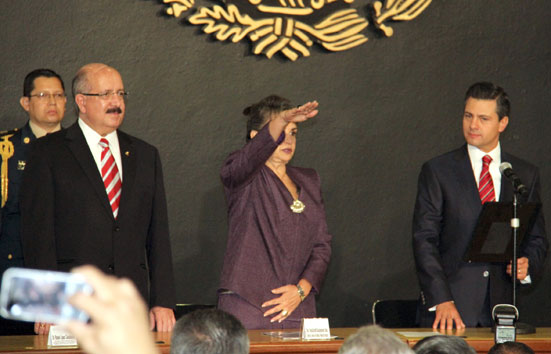 Enrique Peña Nieto tomó protesta a Yoloxóchitl Bustamante Díez como Directora General del IPN, para el periodo 2012-2015