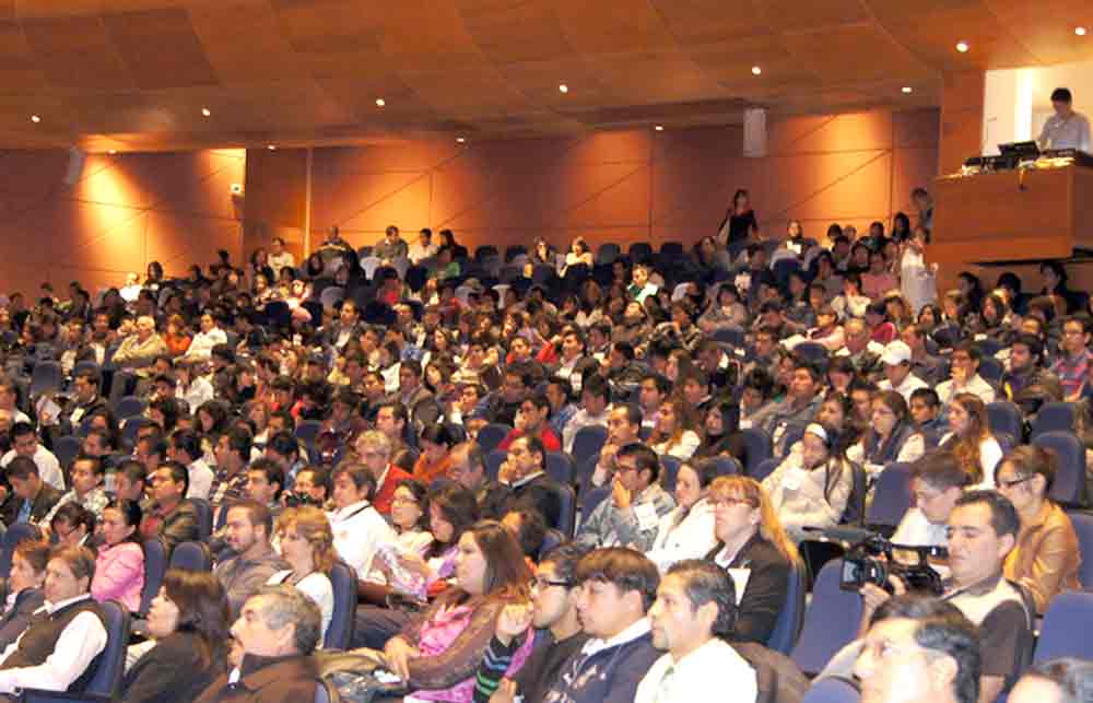 Cientos de estudiantes en el Día del Emprendedor y el Empresario en la Universidad Autónoma de San Luis Potosí