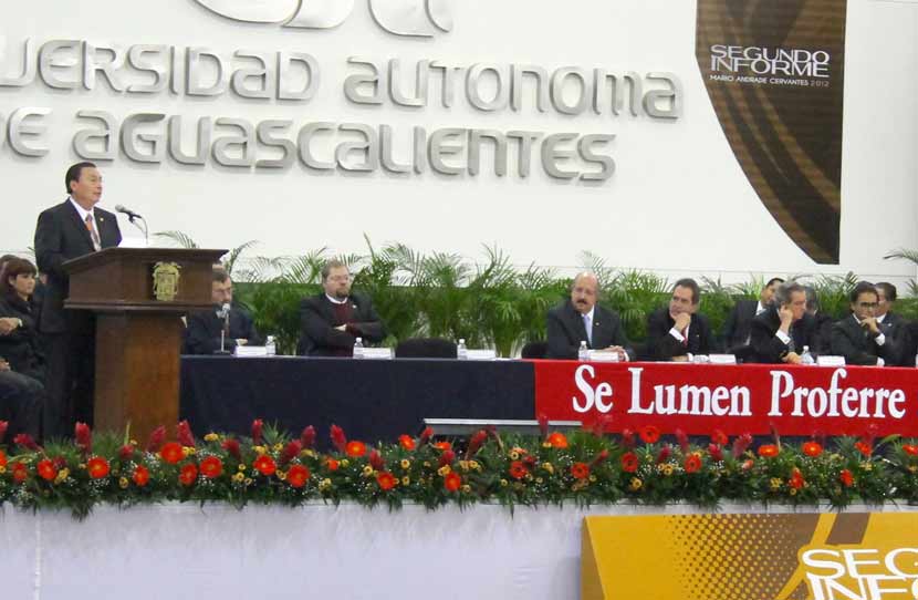 Mario Andrade Cervantes presentó su segundo informe de actividades en la Universidad Autónoma de Aguascalientes