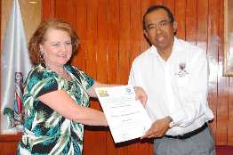 Entrega el Rector de la Universidad Autónoma de Guerrero  reconocimientos otorgados por el CONACYT y la SEP a 5 programas de posgrado 