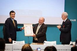 Es el bibliófilo de la FIL 2013 Destacan de Miguel Ángel Porrúa en la FIL: mexicanidad, editor y don de librero