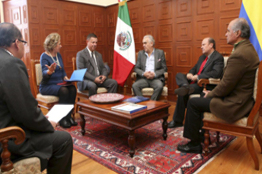 Visita la UASLP, embajador de Colombia en México