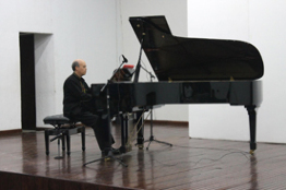 UNICACH difunde música de Fernando Soria