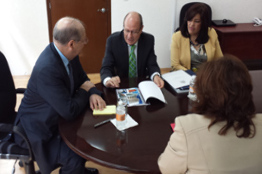 Rector y funcionarios de la UASLP gestionan apoyos en la SEP 