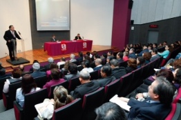 Trabajo en equipo para lograr mayores estándares de calidad y eficiencia pide rector a funcionarios de la institución. 