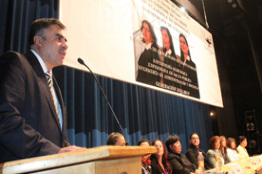 Preside el Rector Armando Silva, ceremonia de graduación de tres especialidades en enfermería 