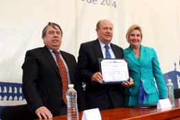 La carrera de Ingeniería Física de la FC-UASLP recibe su tercera acreditación