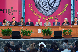 Comenzó la FILU 2014; se entregaron  los premios “Galindo” y “Cardenal”