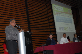 Imparte consultor de UNESCO conferencia a profesores nicolaitas en materia de responsabilidad social