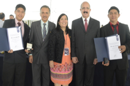 Estudiantes de Ingeniería de la UJAT reciben el Premio EGEL-Ceneval