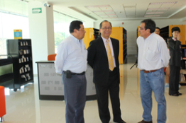 Ofrece Embajador de China cooperar con UNICACH