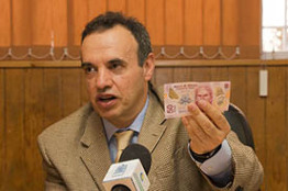 Fundamental conocer los elementos de seguridad de los billetes para evitar falsificaciones: Banco de México