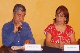 Presentan en IISUABJO libro sobre tradición de día de muertos en Oaxaca