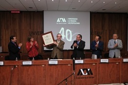 Carlos Tello Macías, doctor honoris causa por la UAM
