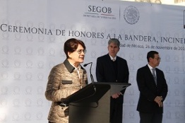 Honra ANUIES lábaro patrio