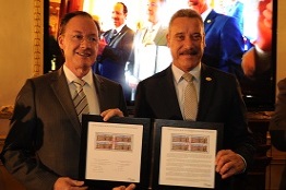 Emite Servicio Postal Mexicano 200 mil timbres conmemorativos del LX aniversario de la UACH