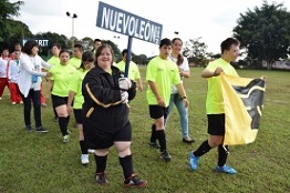 Artistas con capacidades diferentes cantan y bailan a veracruzanos