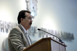 Integran a docente de UdeG a Academia Veterinaria de Perú