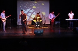 Los músicos independientes, artistas que se caracterizan por la multiactividad