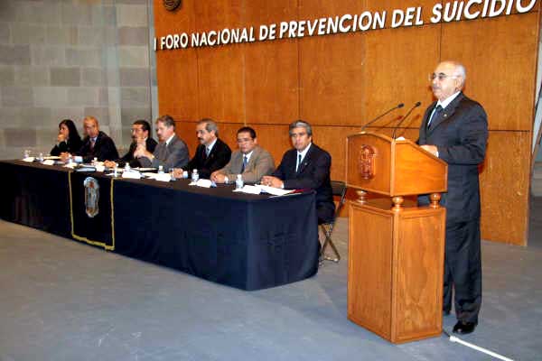 El rector de la Universidad de Guanajuato inauguró el Primer Foro Nacional sobre Prevención del Suicidio