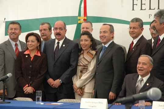 Invita Felipe Calderón a la ANUIES, a diseñar el Plan Nacional de Educación