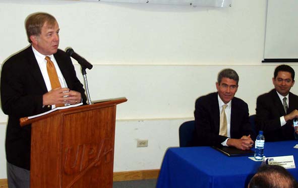 Distinguen a la UPA como miembro honorario de la Association of Independent California Colleges and Universities